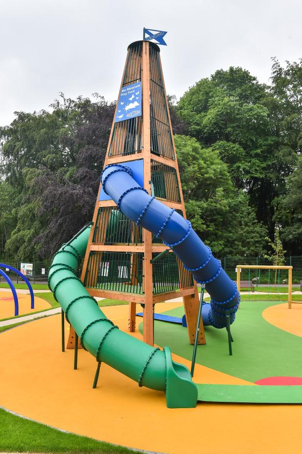 Photo of the Duo-Pyramid-Tower at the children's play park at Stormont Estate, Belfast