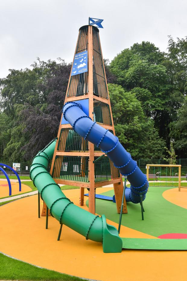 Photo of the Duo-Pyramid-Tower at the children's play park at Stormont Estate, Belfast